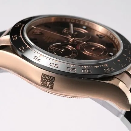 top-tier replicaRolex men's black dialrubber strap popular Cosmograph Daytona automatic movement watch front view