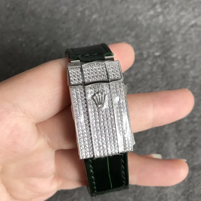 Top-tier watch Rolex men's green dial black belt Datejust series fully automatic movementleather strap watch front view