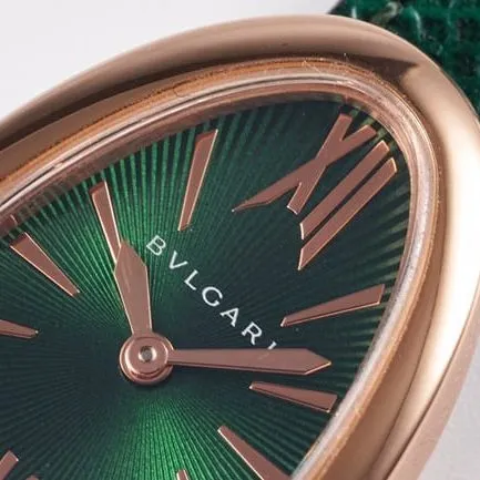 BV factory Bvlgaritop-tier watch ladies green dial green strap quartzSerpenti series leather strap watch detail shots