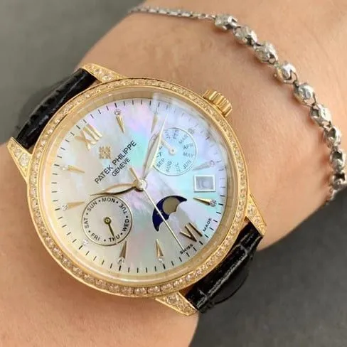 top-tier replicaPatek Philippesuper women's white dial black belt fully automatic movementleather strap watch front view