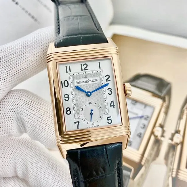 Jaeger-LeCoultretop-tier watch men's flip series white dial black belt manual winding watch side view