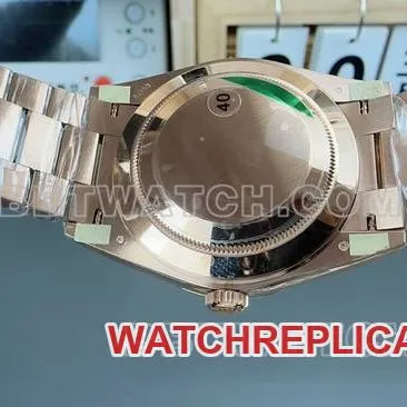 collectible watch RolexVS FactoryDay-Dategreen dialrose goldsteel bracelet wearing live photos