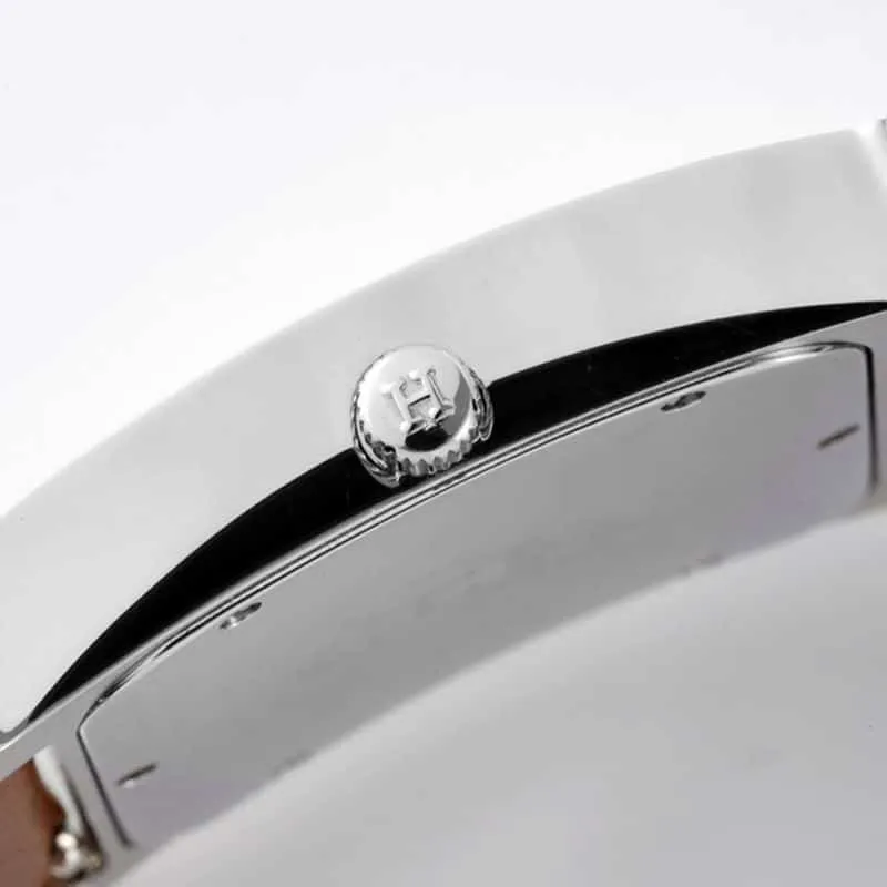Hermès top-tier watch HeureH three-hand series ladies quartzleather strap casual watch front view