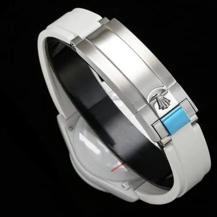 TW factory top-tier replicaRolex watch Daytona series fully automatic movement black dial white rubber strap front view