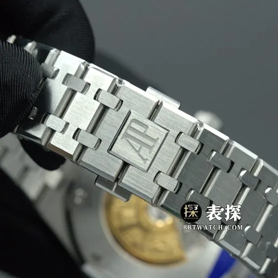 APS factory Audemars Piguet men's Royal Oak series watch black dialsteel bracelet model 15400ST.OO.1220ST.01front live photo