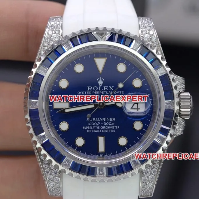 Learn about the watch customization experience