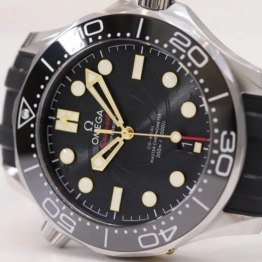 OR factory top-tier watch Omegablack dialrubber strapSeamaster series 42mm watch front view