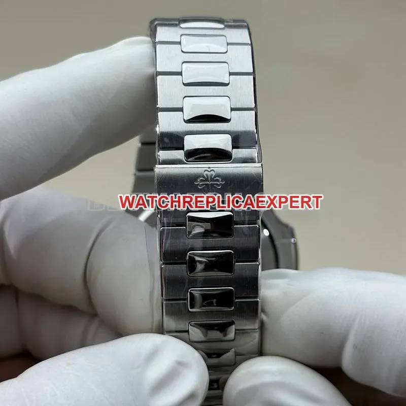 Patek Philippe1:1replica watch BBF factory Nautilus324movementblue dialsteel bracelet model front live photo