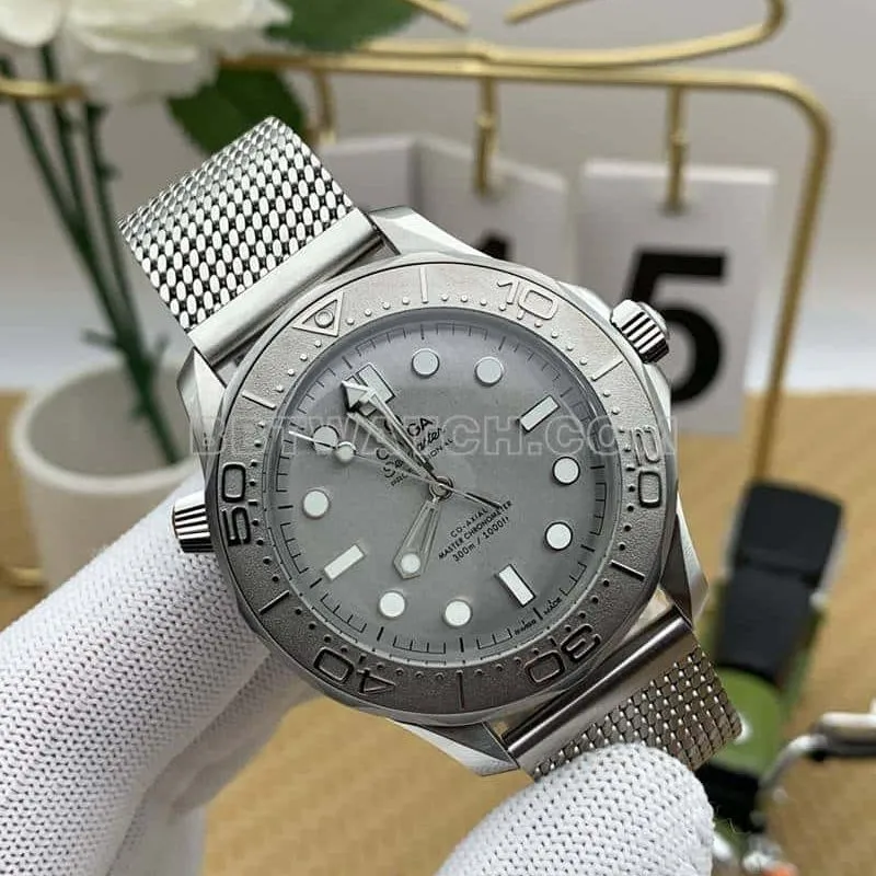 VSOmegaSeamastertop-tier replicasilver dial300m steel bracelet model 210.30.42front live photo