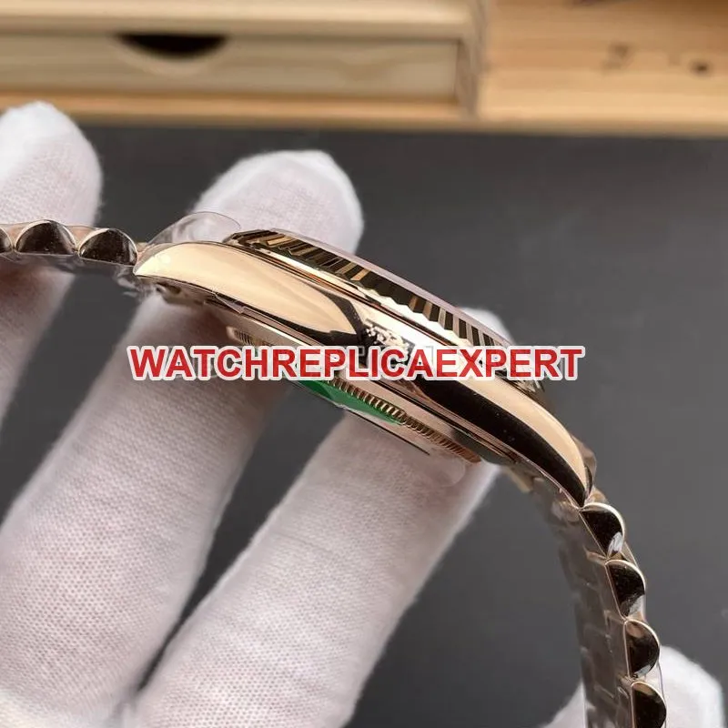 Rolex watch RC factory Day-Date40mmwhite dial3255rose goldsteel bracelet front live photo