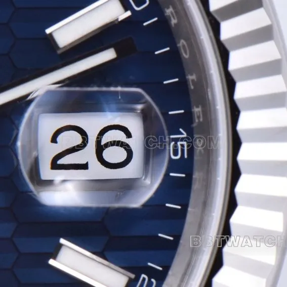 C factory Rolex log 1:1super water ripple blue dial five grid chain m126334-0032front live photo