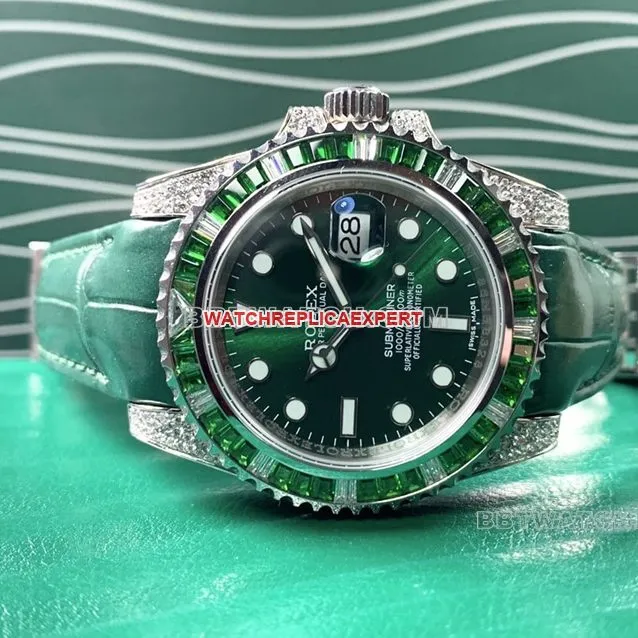 RolexSubmarinertop-tier replicagreen dialdiamond bezelleather strap front live photo