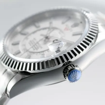 Top-tier replicaRolex men's white dialsteel bracelet Navigator series fully automatic movement watch front view