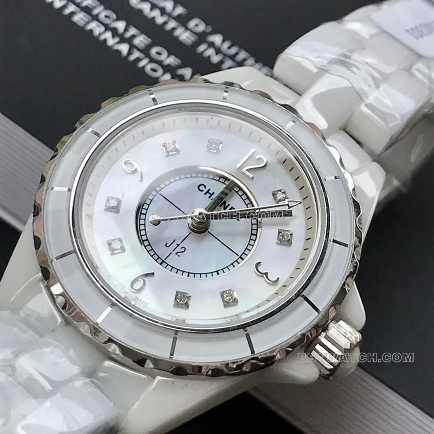 ChanelJ12super white mother of pearl plate 29mmquartzH2570front live photo