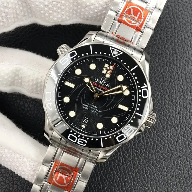OR factory top-tier replicaOmega42mmSeamaster300m steel bracelet mechanical watch front view