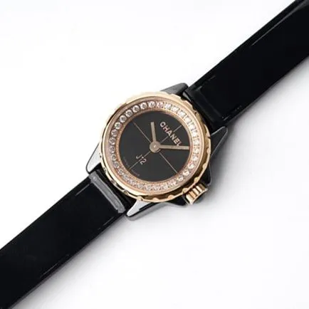 top-tier replicaChanel women's black dial black belt J12 series quartzleather strap watch front view