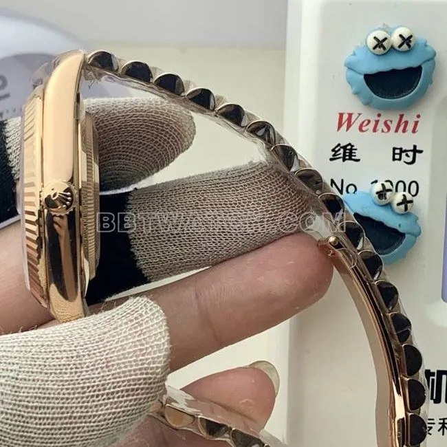 1:1replica watch Rolexrose goldPPM factory Day-Date mechanical green dial Roman numerals front live photo