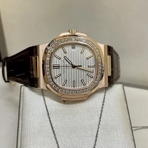 Patek Philippetop-tier watch men's white dial brown belt Nautilus series watch front view
