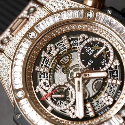 top-tier replicaHublot1:1 watch men's gold plate rubber strap full diamond v2 version BigBang Big Bang series watch movement picture