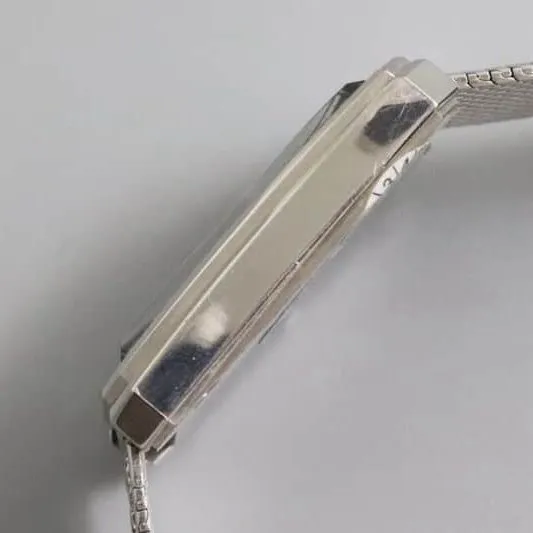 Chanel high-quality watch will be the first PREMIÈRE watch full of feminine charm detail shots