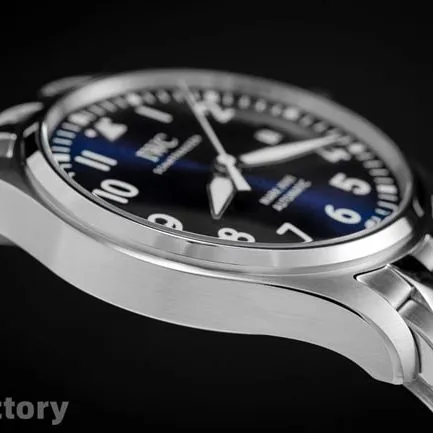V7 factory IWC top-tiersuper watch men's blue dialsteel bracelet mark eighteen series automatic movement watch front view