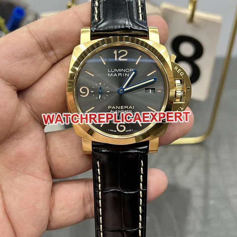 Panerai collectible watch VS Factory Lumino black dial mechanical leather strap model Pam1115front live photo