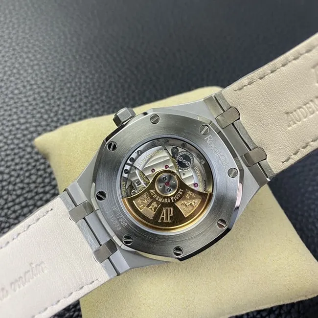 Audemars Piguettop-tier watch men's white dial gray belt Royal Oak series fully automatic movementleather strap side view