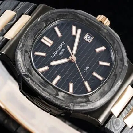 The aesthetic presentation of Patek Philippe Nautilus5711 carbon fiber is reshaped by DiW to produce a watch front view