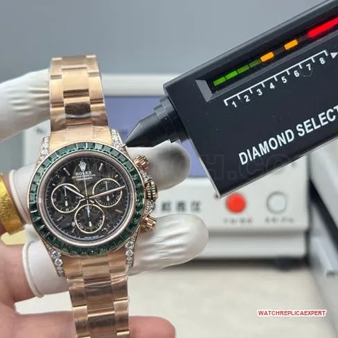 collectible watch RolexPPM factory Daytona hollow plate emerald diamond bezelfront live photo