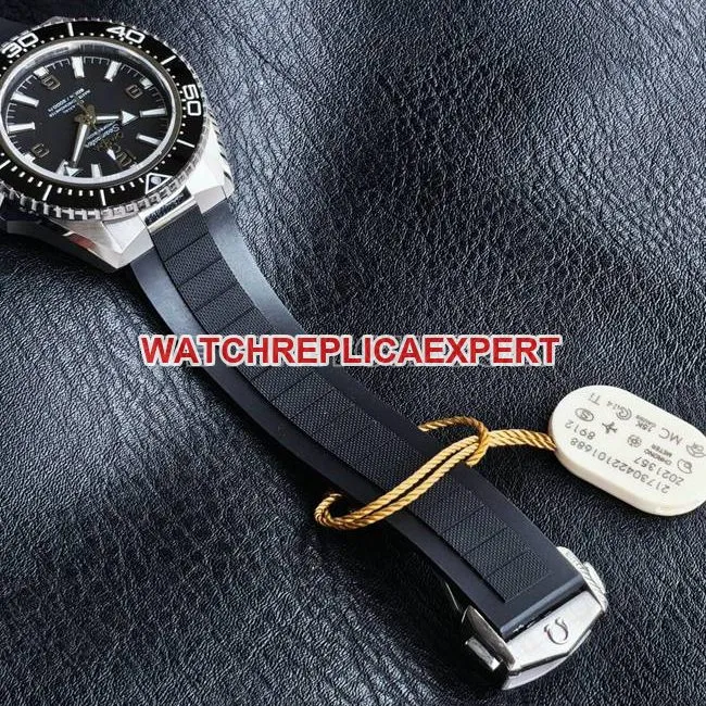 VS Factorytop-tier watch Seamaster 600m black dial black bezel rubber braceletfront live photo