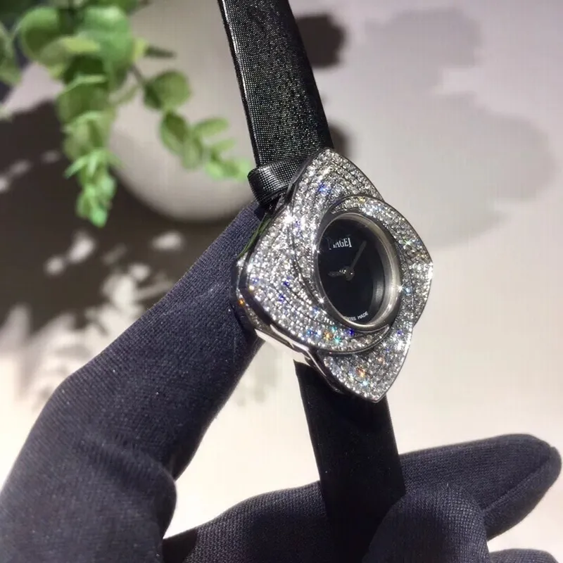 Piaget women's watch petals can rotate 18K gold and diamonds Swiss quartz movementclasp picture