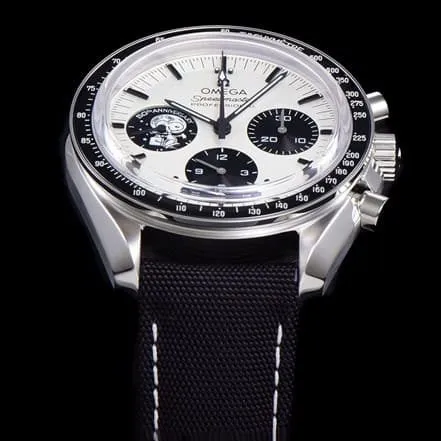 Omega Top Watch Men's White Dial Nylon Strap Snoopy Series Watch Detail Image