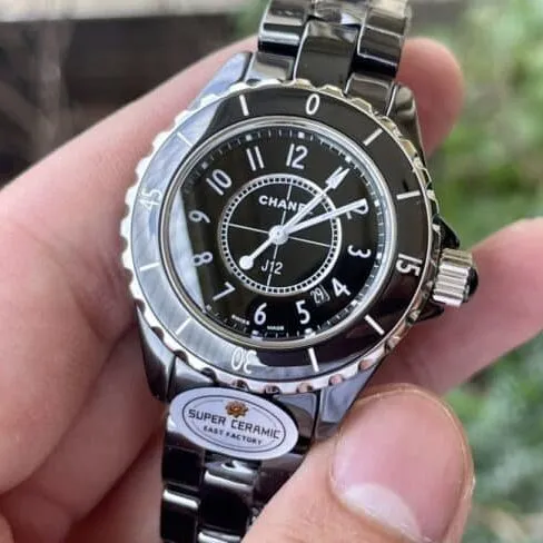 top-tier replicaChanelblack dialJ12 series women's watch front view
