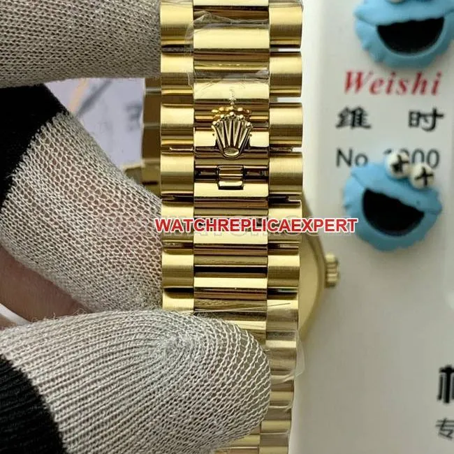 1:1replica watch Rolexyellow goldPPM factory Day-Date mechanical white dial Roman numerals front live photo
