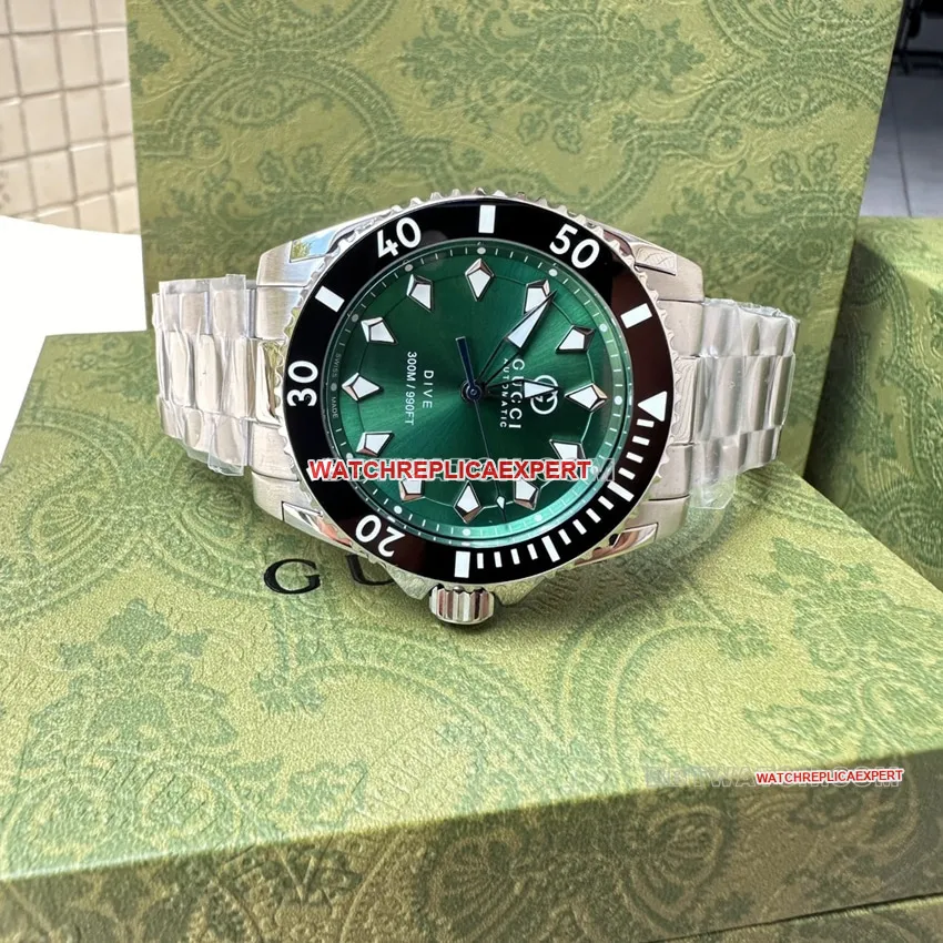 Gucci top-tier replica2024 new green dialsteel bracelet model YA136363front live photo
