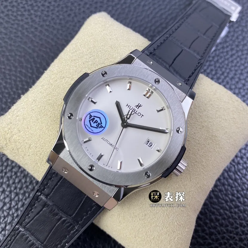 Hublot ceiling, APS classic fusion watch, front view