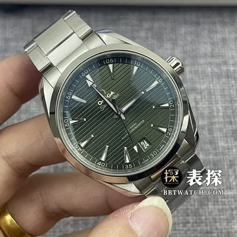 VS FactoryOmegaSeamastertop-tier watch men's green dialsteel bracelet model pictures and prices front live photo