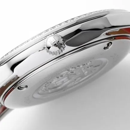 top-tier Hermès Slim d’Hermes women’s white dial red band quartz watch front view