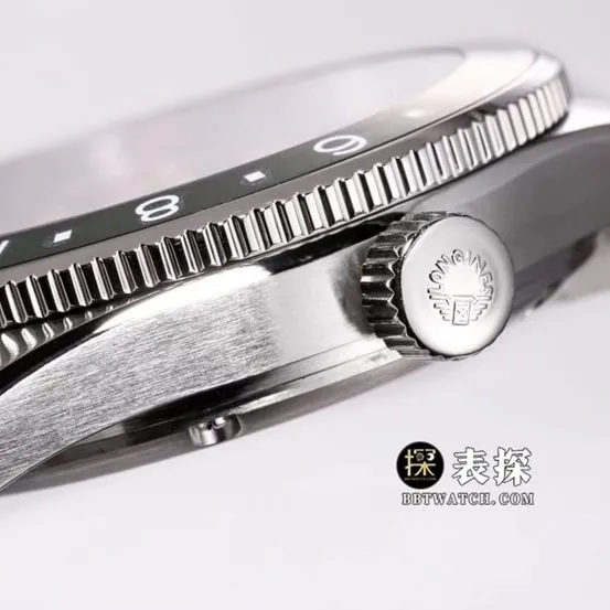 Sports Longines1:1replica watch carbon black dialsteel bracelet model L3.812.4.63.6front live photo