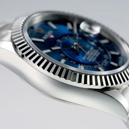 top-tier replicaRolex men's blue dialsteel bracelet pilot series automatic movement watch front view