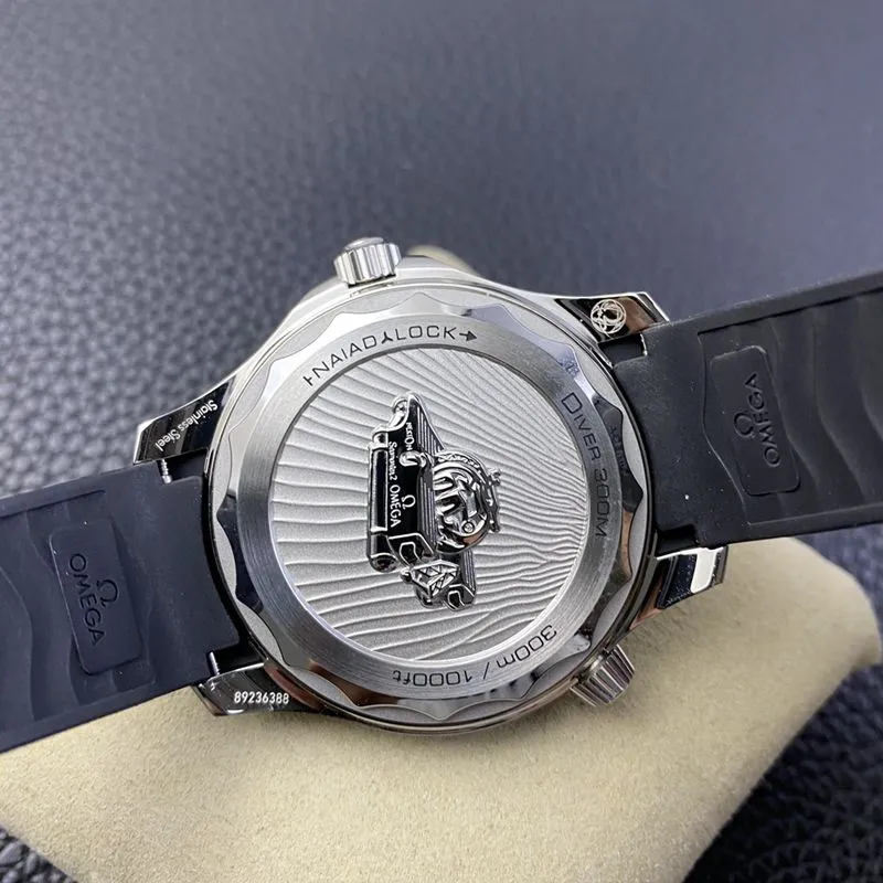 Omegareplica watch Seamaster yacht 300-meter series tribute to the blue diving watch front view