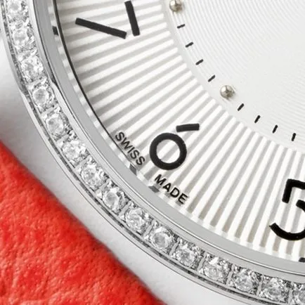 top-tier Hermès Slim d’Hermes women’s white dial red band quartz watch front view