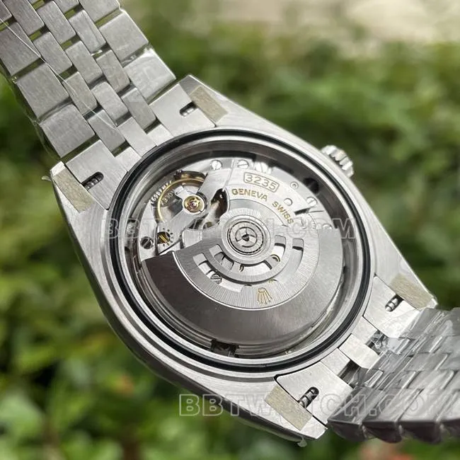 collectible watch log ERF factory Rolexgreen dial3235 mechanical 41mmfront live photo