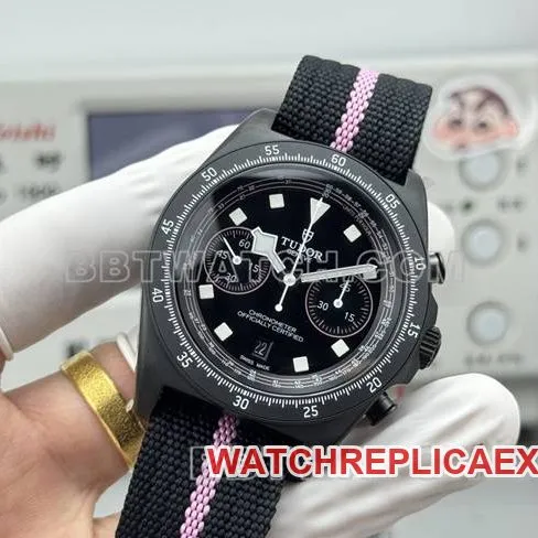 collectible watch submersible V+ factory Tudor purple 7750 mechanical front live photo