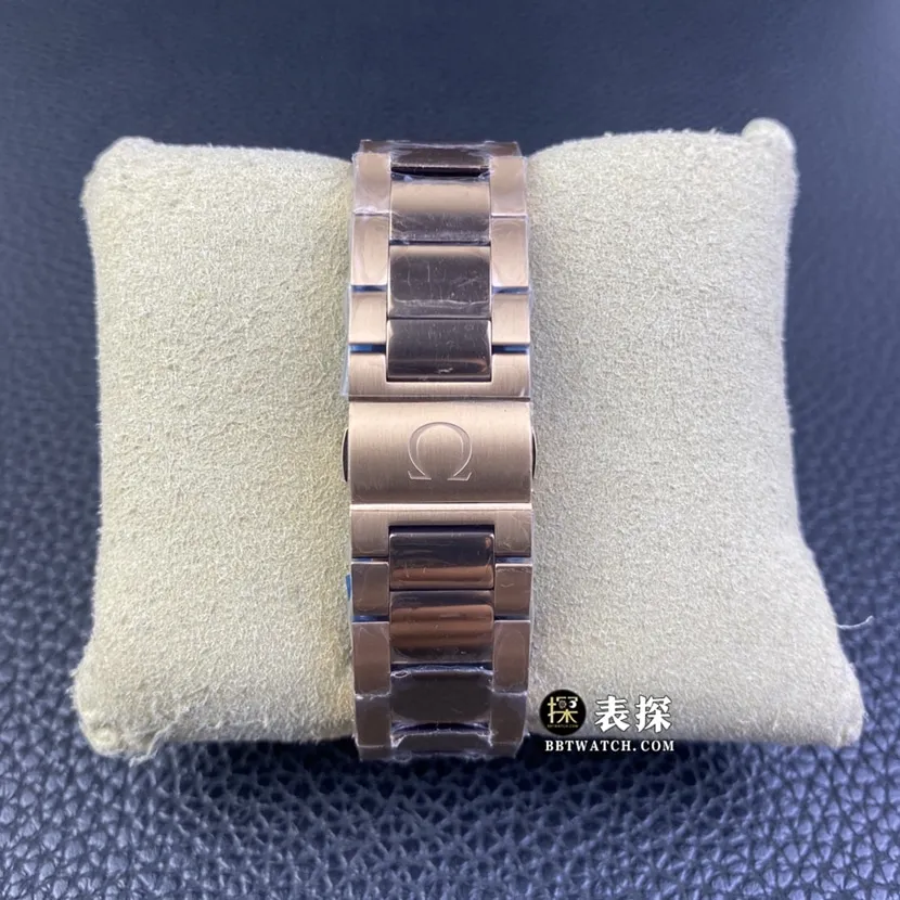BF factory Omega Speedmaster top-tier watch men's silver panda dial steel bracelet model pictures and prices front live photo