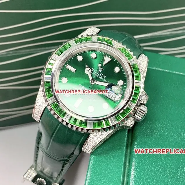 RolexSubmarinertop-tier replicagreen dialdiamond bezelleather strap front live photo