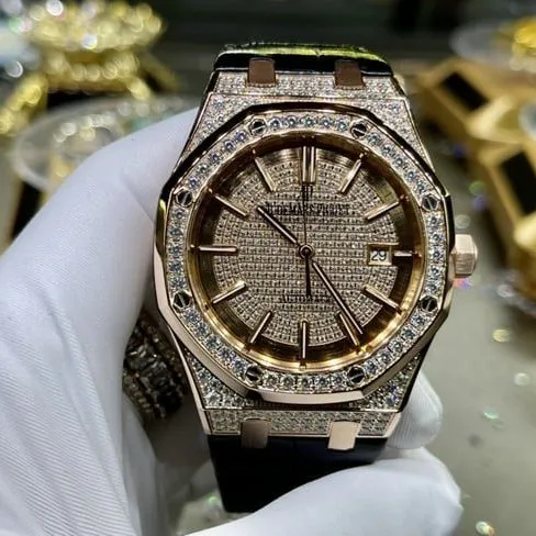 Audemars Piguettop-tier watch fully automatic movement men's gold plate black belt Royal Oak series watch movement picture