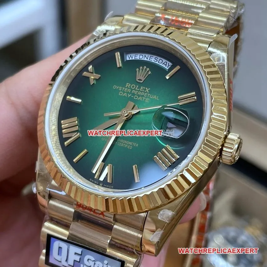 QF factory RolexDay-Date type 1:1top-tier smoked green m228238-0069front live photo