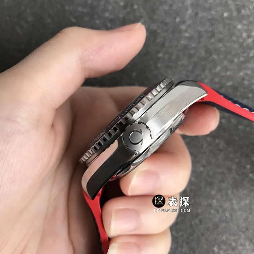 VS FactoryOmegaSeamaster1:1super watch men's white dial America's Cup rubber model pictures and prices front live photo