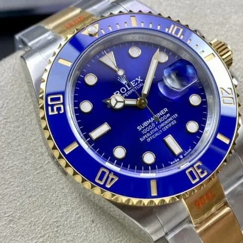 VS Factorytop-tier replicaRolex gold and blue Submariner 41mm new shell type genuine open mold men's mechanical watch front view